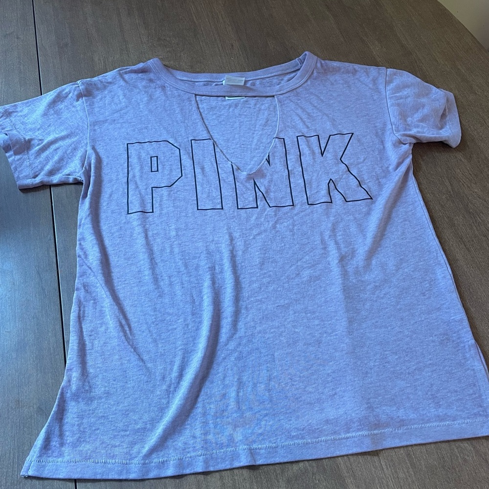 Open neck VS tshirt